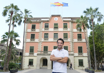 El alcalde de Castelldefels lidera una desokupación y agradece a policías y vecinos la colaboración