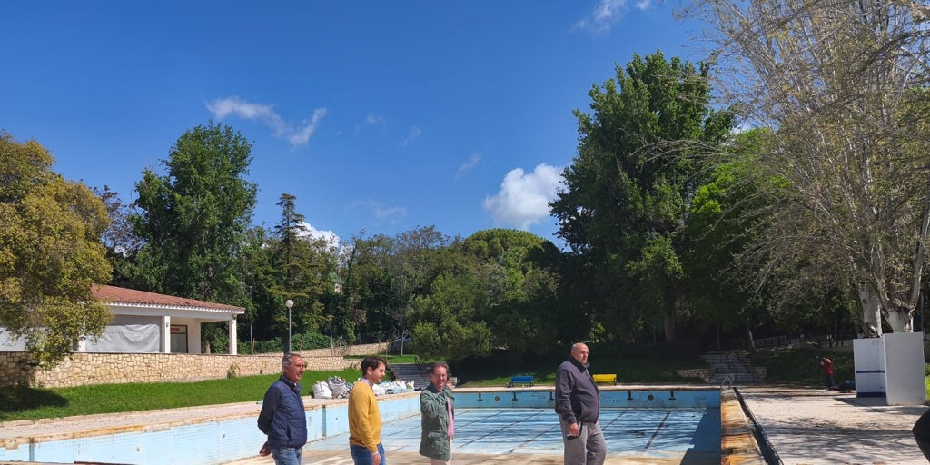 El Ayuntamiento de Cabra destina 230.000 euros a reformar las piscinas municipales del Parque 'Heliodoro Martín'