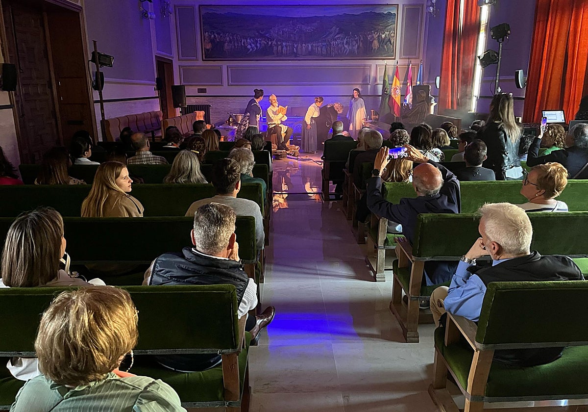 Actuación en el salón de plenos de la Diputación de Toledo