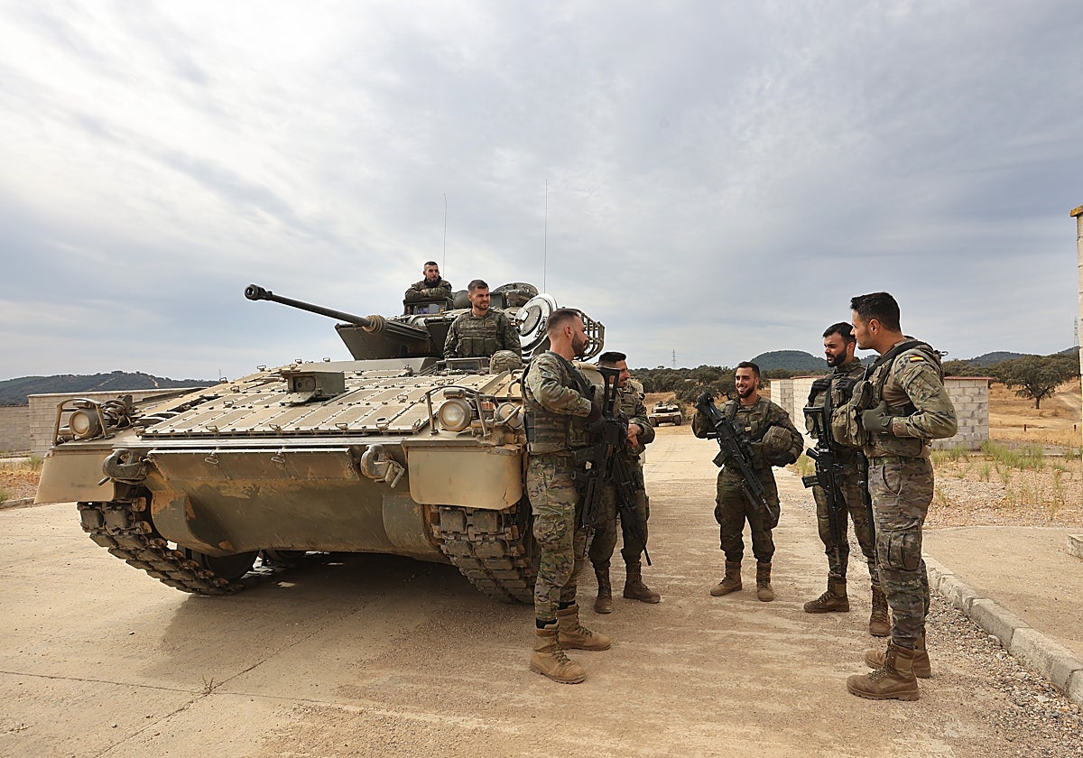 Miembros de unidades de la Brigada «Guzmán El Bueno» X que participan en el Líbano y Letonia
