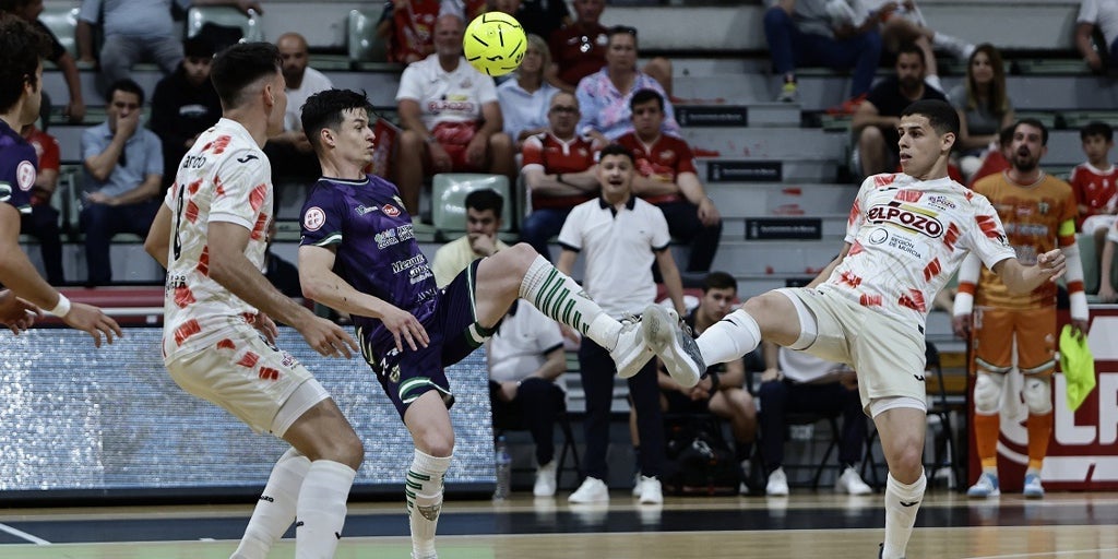 El Córdoba Patrimonio saca un meritorio punto en la pista de El Pozo Murcia (2-2)