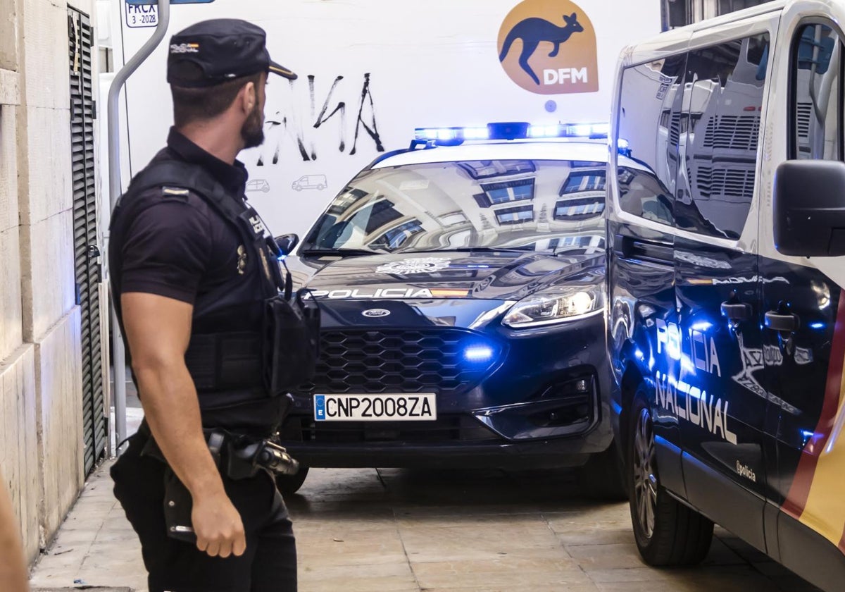 Imagen de archivo de un agente de la Policía Nacional
