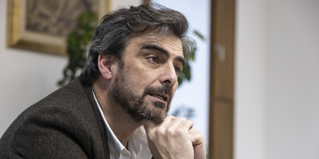 Diego Calvo, conselleiro de Presidencia: «Los hospitales de Vigo y La Coruña sólo tenían energía para 5 o 6 horas»