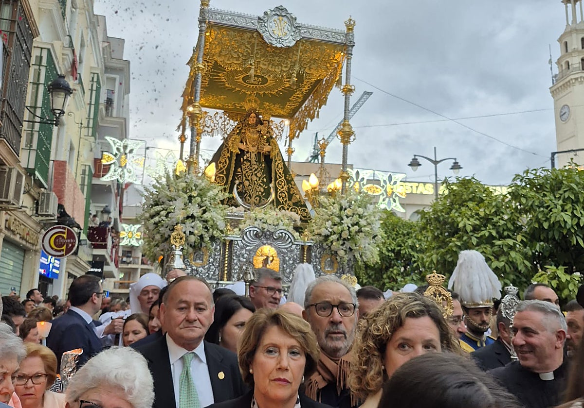 La Virgen de Araceli durante su recorrido