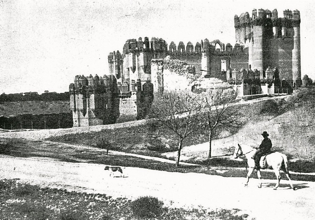 Daniel Zuloaga frente al castillo de Coca (c. 1920)