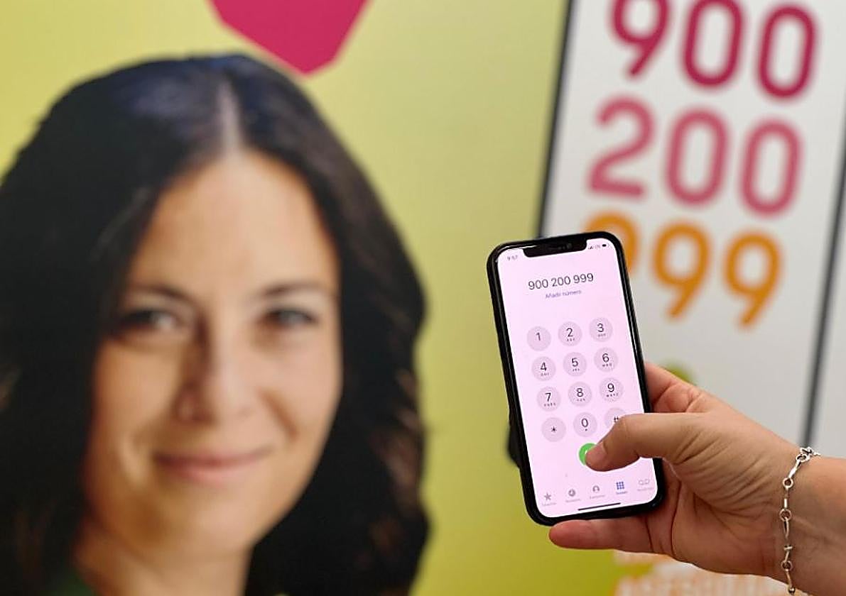 En Andalucía, el teléfono de asistencia a la mujer es el 900200999