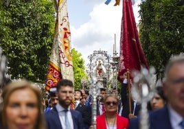 La festiva procesión de la Virgen de la Cabeza por Córdoba, en imágenes
