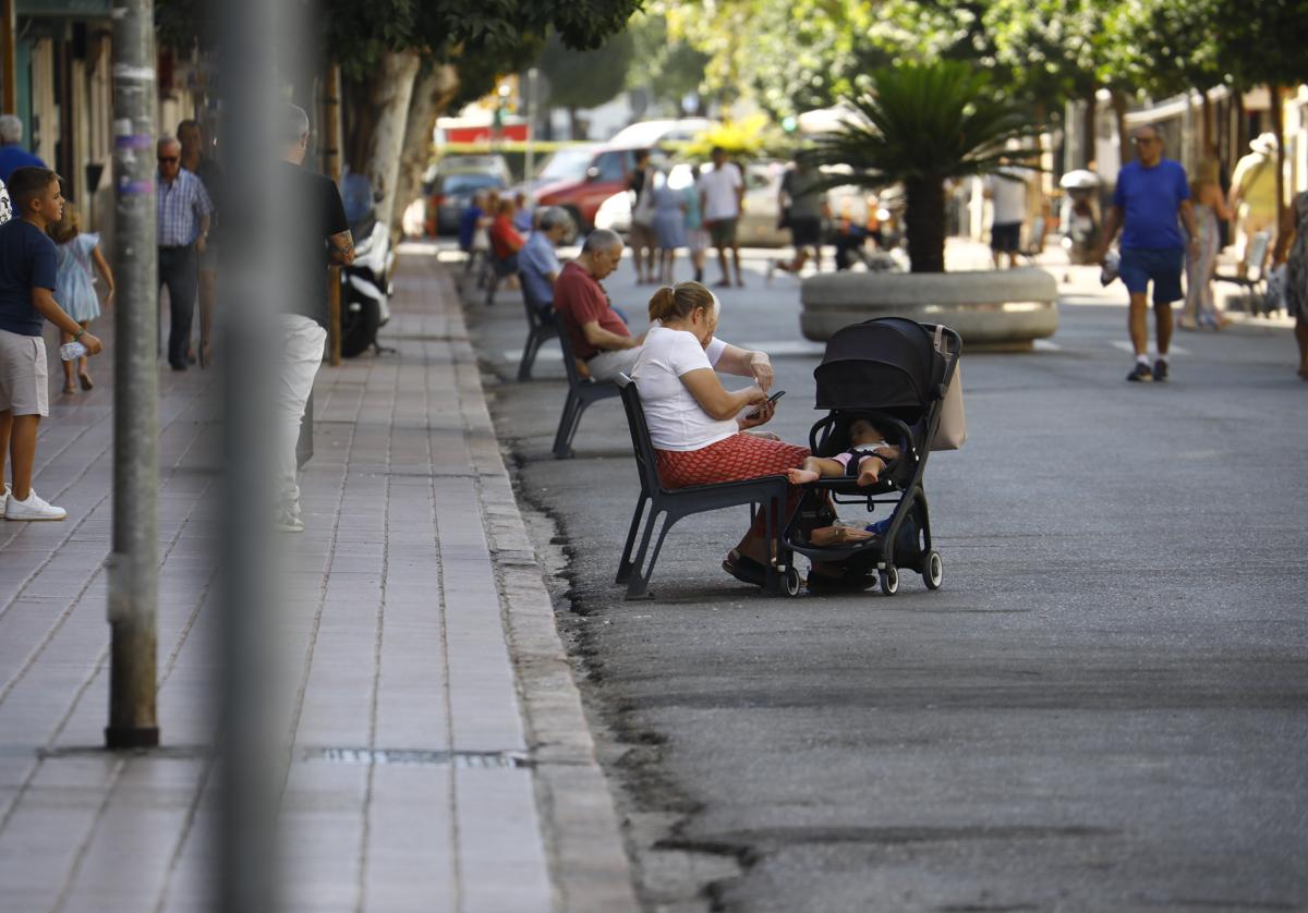 Imagen del aspecto actual de la avenida de la Viñuela, que se someterá a obras de peatronalización