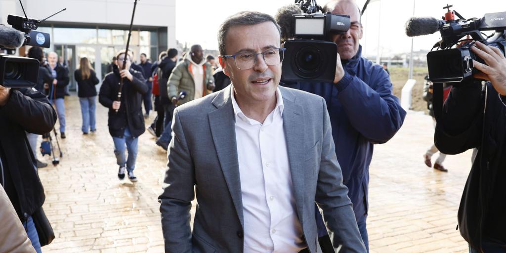 El caso de David Sánchez rompe el PSOE extremeño y aúpa a Guardiola
