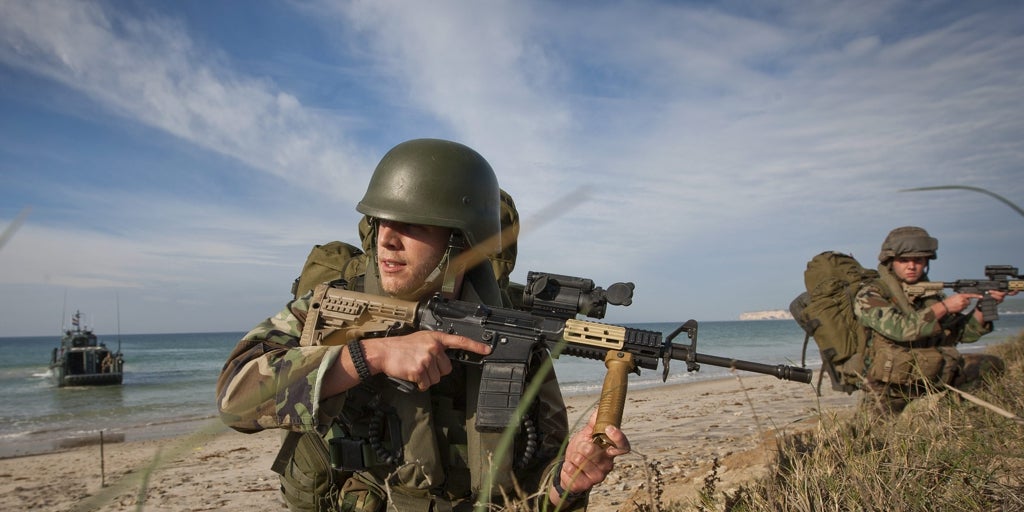 El Gobierno compensa a Rota y Morón por las bases militares y se vuelve a olvidar de Barbate