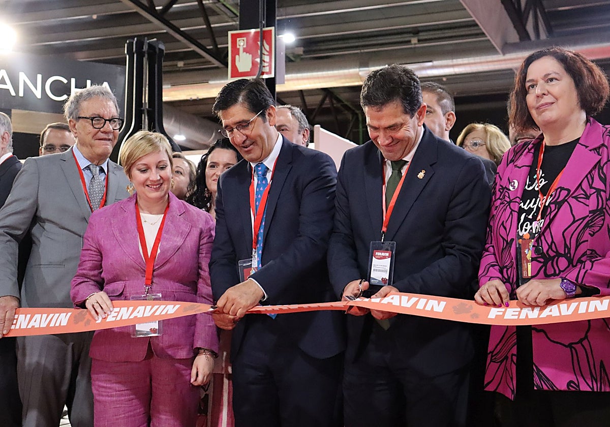 José Manuel Caballero y Miguel Ángel Valverde inauguraron esta mañana la edición de Fenavín