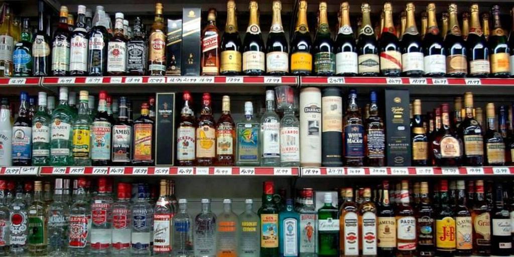 Cae una red con 25.500 botellas de ron falsificadas con ramificaciones en Córdoba