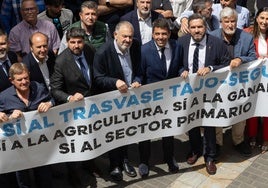 La alianza de Valencia, Murcia y Andalucía exige el trasvase Tajo-Segura al Gobierno como el agua que prometió en barcos a Cataluña