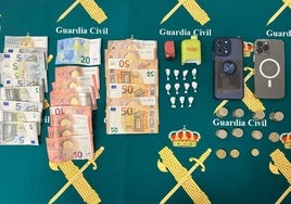 Le paran en un control por no llevar el cinturón y descubren 11 dosis de cocaína ocultas en su vaper