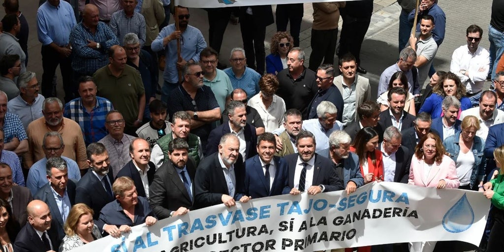 «¡Hasta aquí hemos llegado!», claman los regantes murcianos contra el recorte del trasvase Tajo-Segura