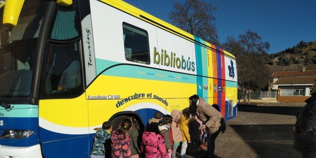 Renovado el convenio que garantiza el servicio de bibliobuses en entornos rurales de Albacete y Guadalajara