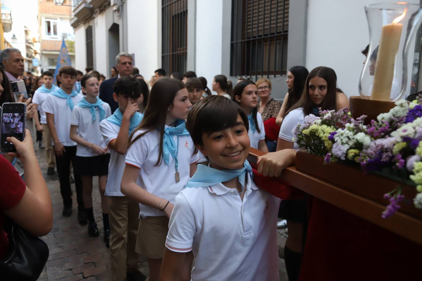 La procesión infantil y juvenil de la Divina Pastora de Córdoba, en imágenes