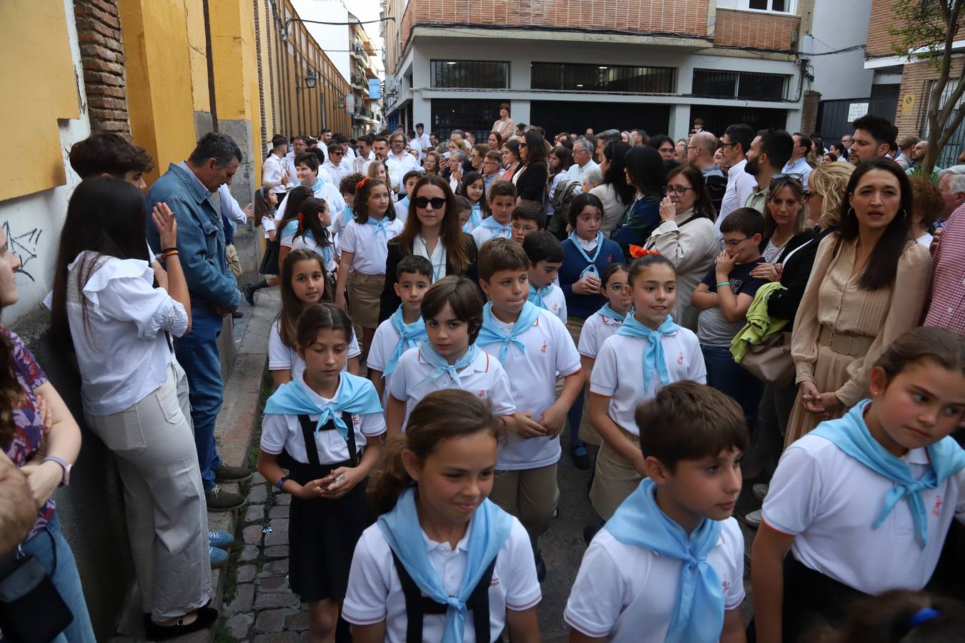 La procesión infantil y juvenil de la Divina Pastora de Córdoba, en imágenes
