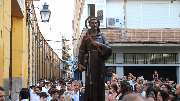 La procesión infantil y juvenil de la Divina Pastora de Córdoba, en imágenes