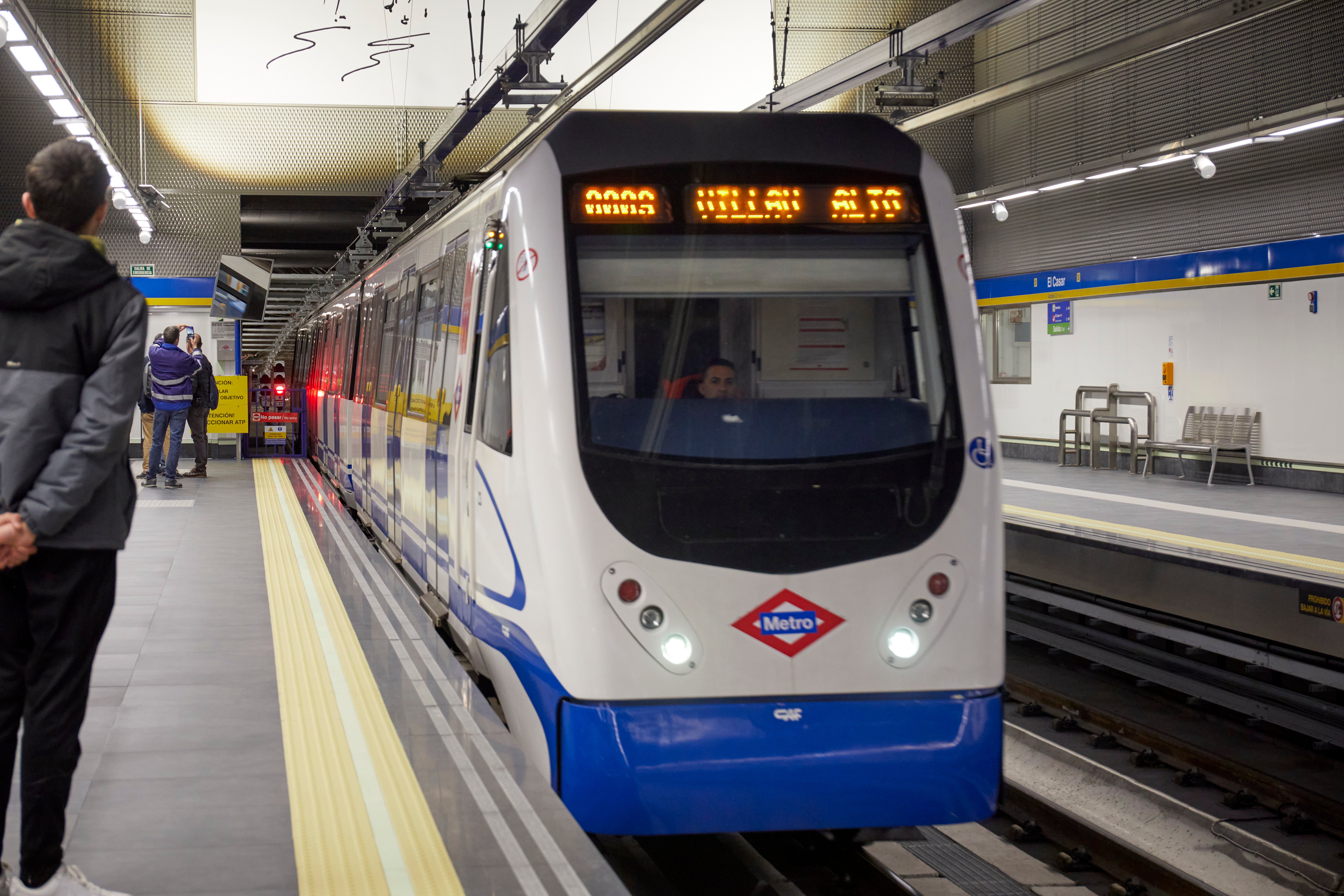 Un hombre, herido de gravedad tras ser golpeado por un tren de la línea 2 de Metro de Madrid