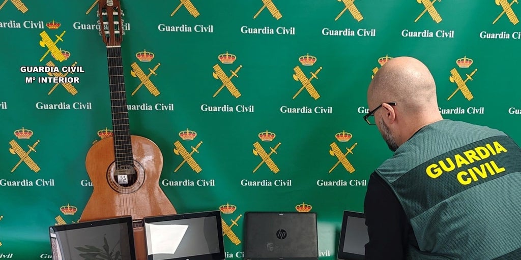 Detenido un joven por robar 19 portátiles, un móvil y una guitarra en un colegio de Villarramiel (Palencia)