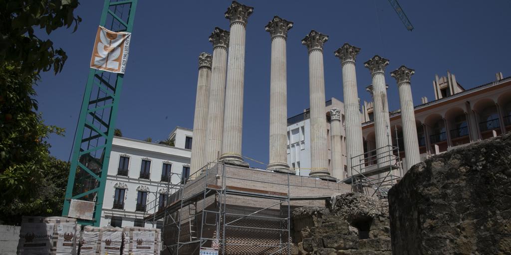 Corte de tráfico en Claudio Marcelo este 11 de mayo por la retirada de la grúa del Templo Romano: itinerario alternativo y cambios en Aucorsa