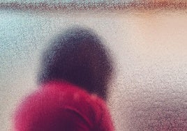 Olvidan a un niño con autismo durante cinco horas en un autobús en San Fernando