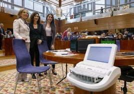 El regreso de las taquígrafas, testigos de la tensión política: «Hemos pedido a los diputados que se comporten un poco»