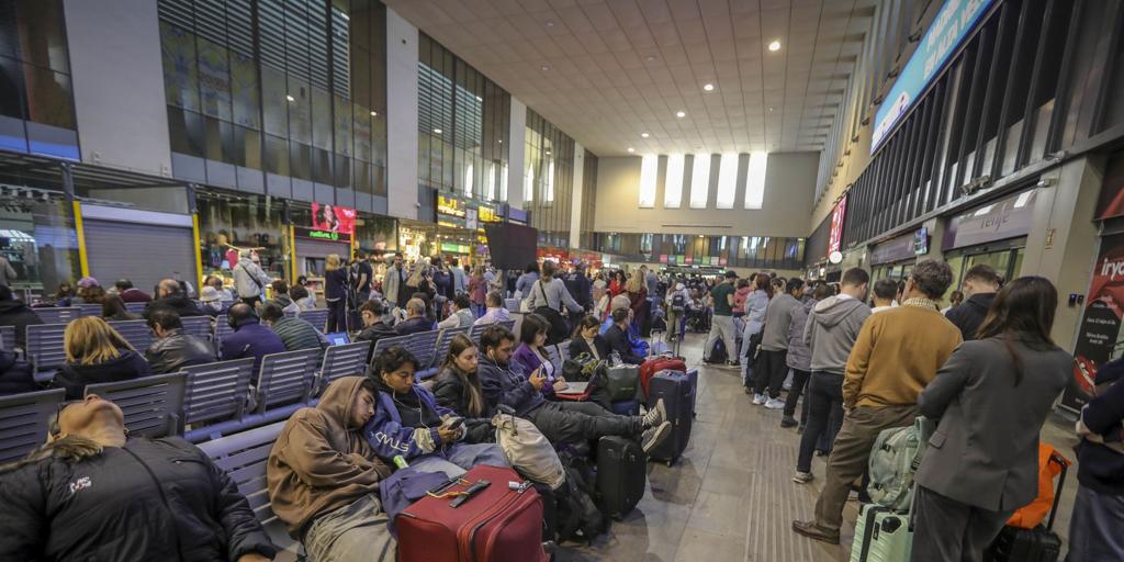 Los presidentes de Adif y de Renfe, denunciados por presunta «imprudencia grave» por el último caos ferroviario