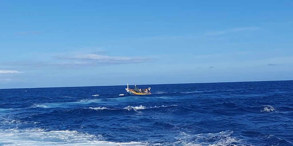 Rescatados 94 migrantes de tres embarcaciones en las últimas horas en Canarias