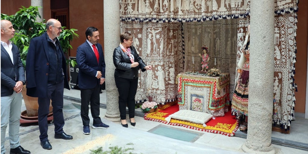 El «alma» de los Corpus de Lagartera y Camuñas vive en el corazón de Toledo