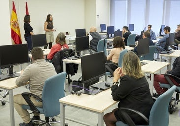 Cronología de la difícil convivencia entre el taxi y el VTC en la región madrileña