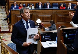 Indignación en Moncloa por las alusiones de Feijóo en el debate sobre el apagón al hermano de Sánchez