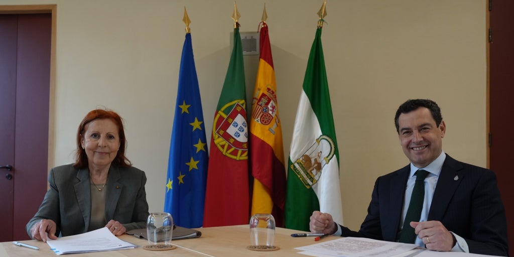 Juanma Moreno critica en Portugal el apagón informativo y urge al Gobierno a «ponerse las pilas» para aclararlo