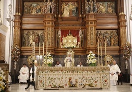 El obispo de Alcalá de Henares, en el centro de la imagen