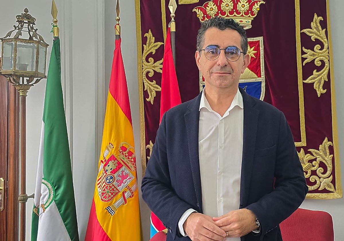 El alcalde de Barbate, Miguel Molina.