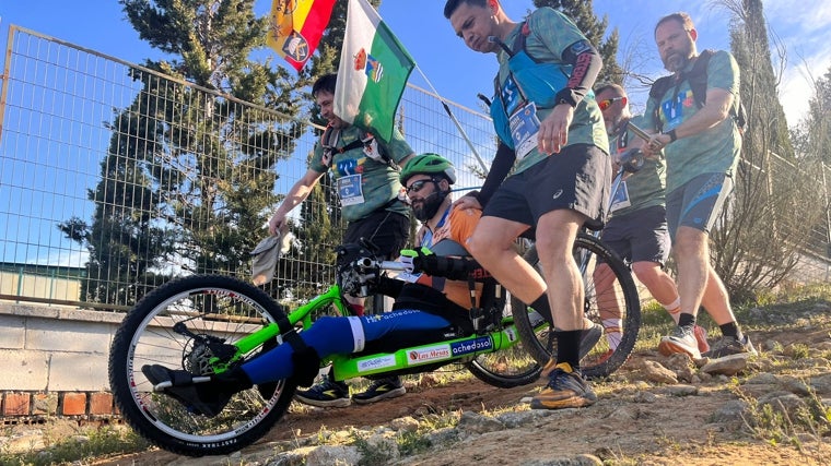 Imagen de Alejandro Navarro haciendo deporte