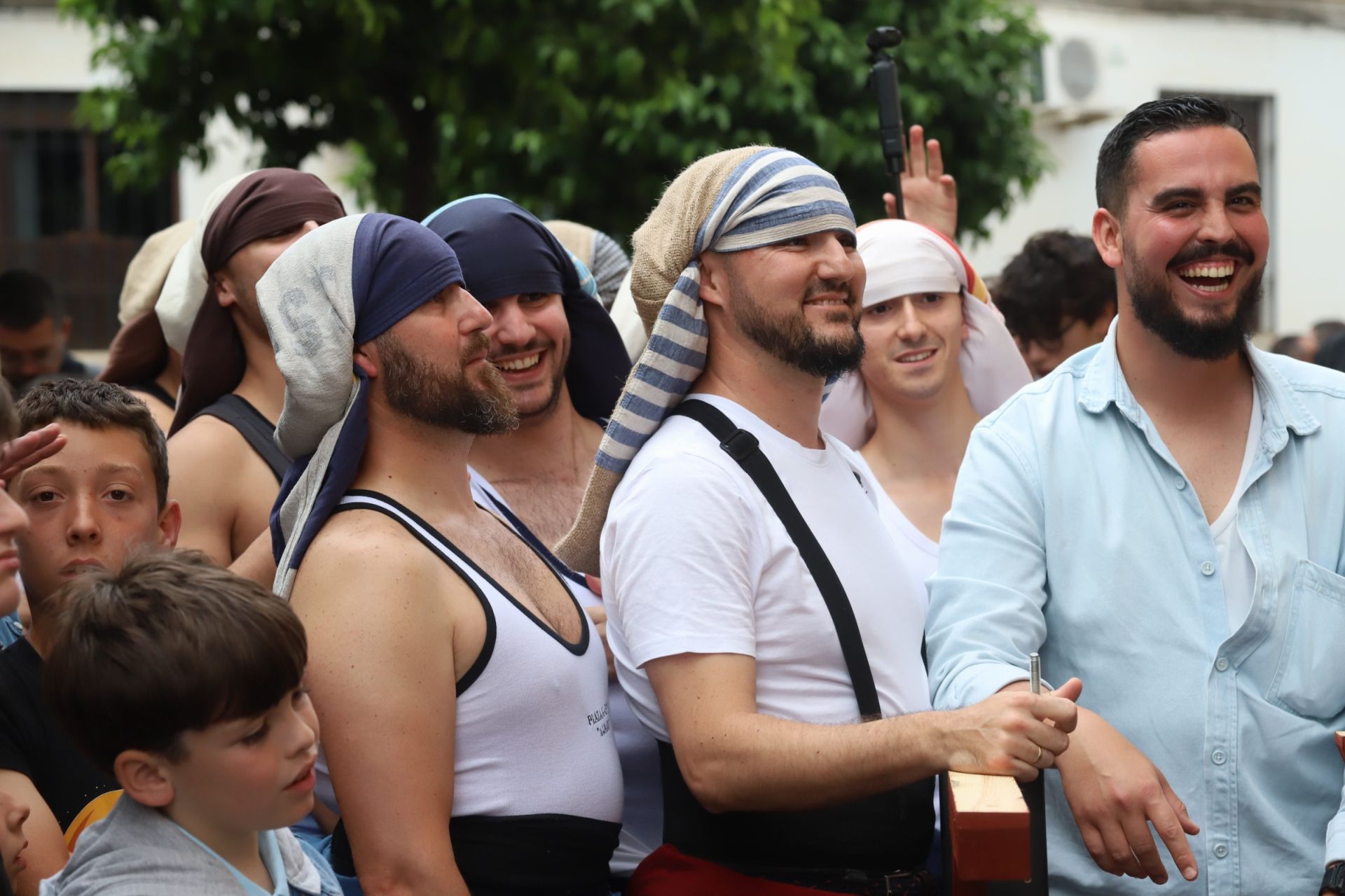 Las mejores imágenes de la sobria y elegante procesión de San Rafael por Córdoba