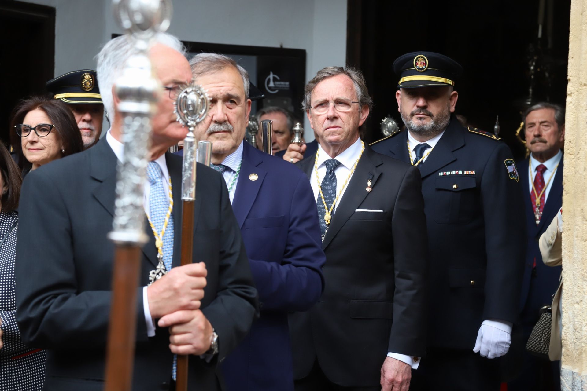 Las mejores imágenes de la sobria y elegante procesión de San Rafael por Córdoba