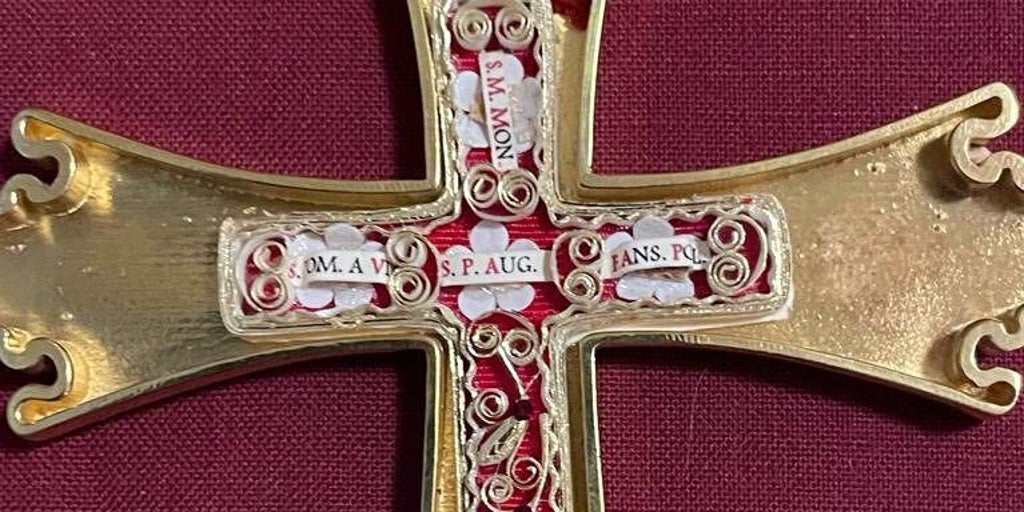 León XIV luce una cruz pectoral con reliquias del obispo Polanco de Teruel, fusilado por la República en la Guerra Civil