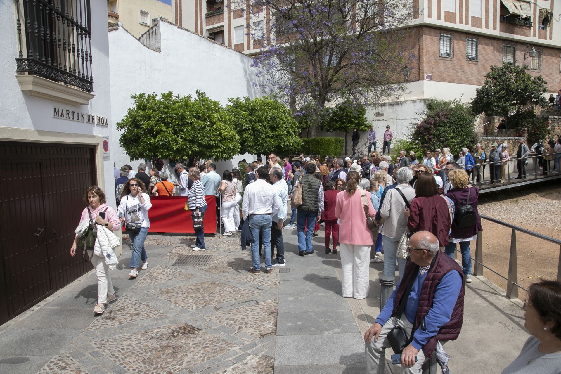 En imágenes, los abarrotados Patios de Córdoba el primer sábado del festival