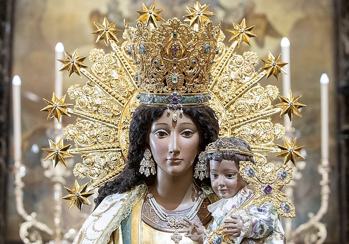 imagen de la Virgen de los Desamparados