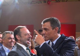 Cruce de acusaciones entre el Gobierno y el PP por los mensajes de Sánchez y Ábalos