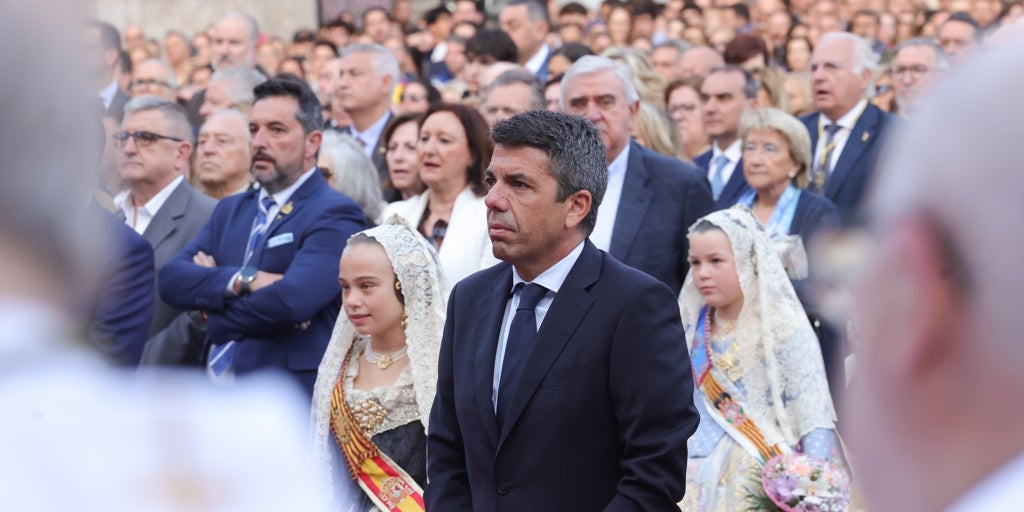 Valencia dedica la Missa d'Infants a las víctimas de la dana en presencia de Mazón