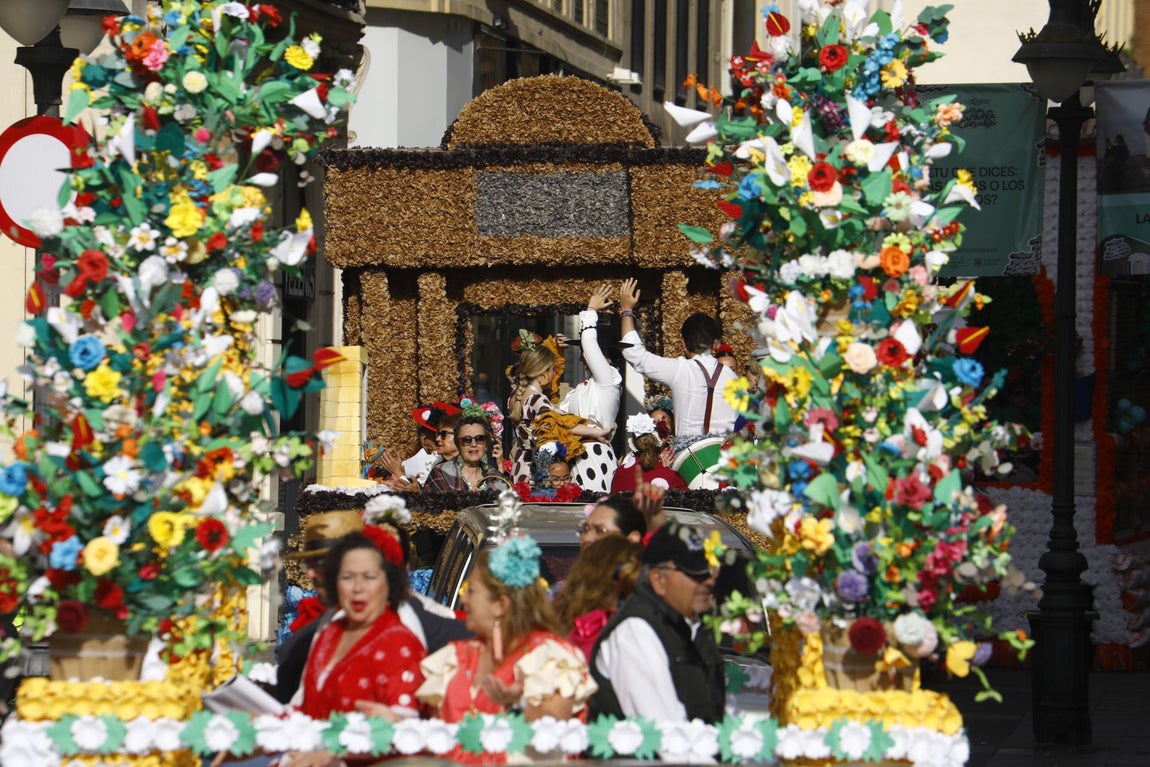 La colorida romería de la Virgen de Linares de Córdoba, en imágenes
