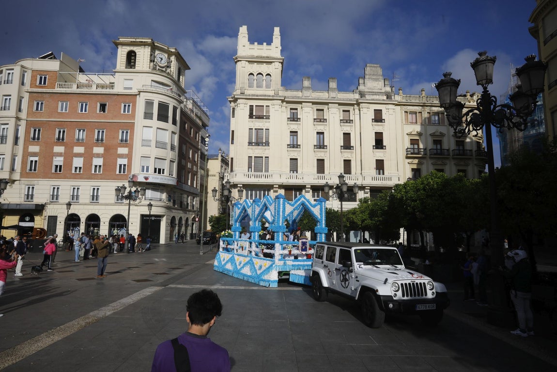 La colorida romería de la Virgen de Linares de Córdoba, en imágenes