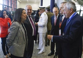 Los Ejércitos y la industria piden «certidumbres» en una feria de defensa con Robles de nuevo con perfil bajo