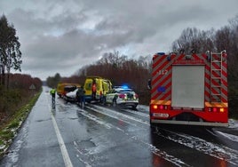 Muere una mujer tras salirse de la vía y precipitarse por un barranco en Xermade (Lugo)