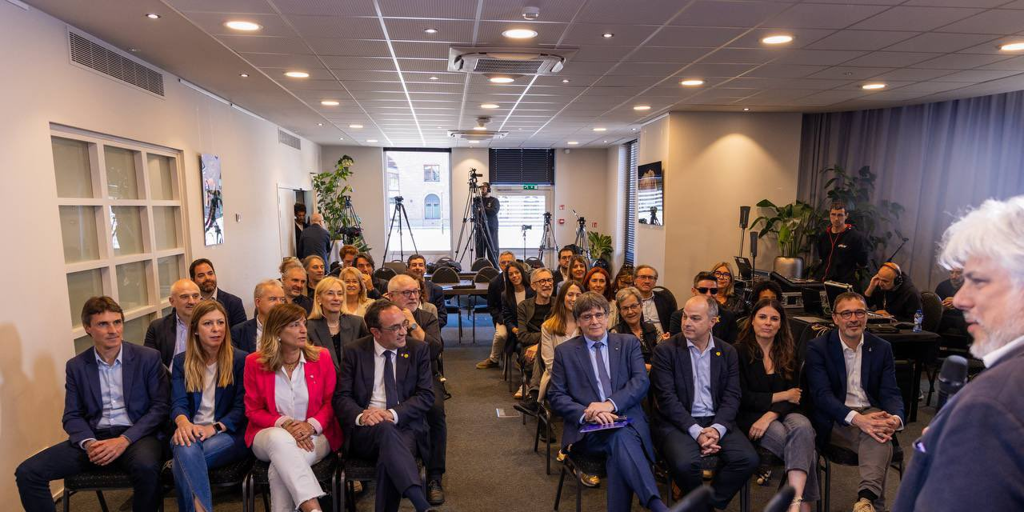 Puigdemont carga contra Illa: «No tiene liderazgo y ha convertido la Generalitat en una gran delegación del Gobierno»