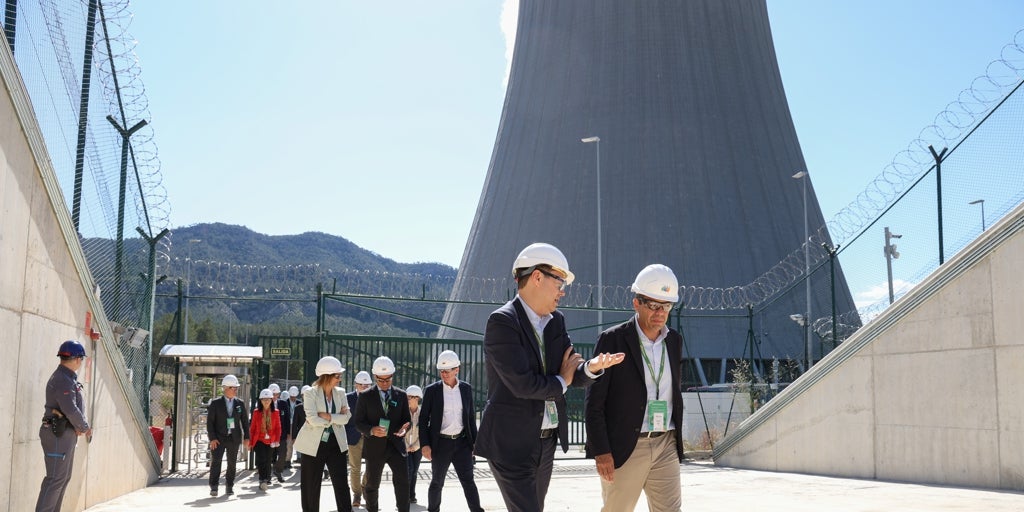Mazón aboga por mantener Cofrentes y tilda de «absurdo» desmantelar centrales nucleares